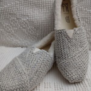 TOMS Gray Knit Could Bound Slip-On Shoes